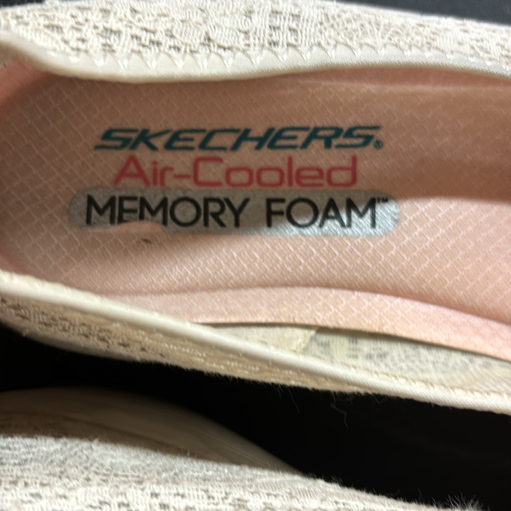 Skechers Women's Cream Lace Ballet Flats with Memory Foam - Picture 4 of 5